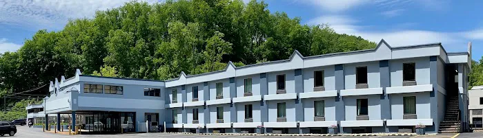 Days Inn by Wyndham Pittsburgh 5