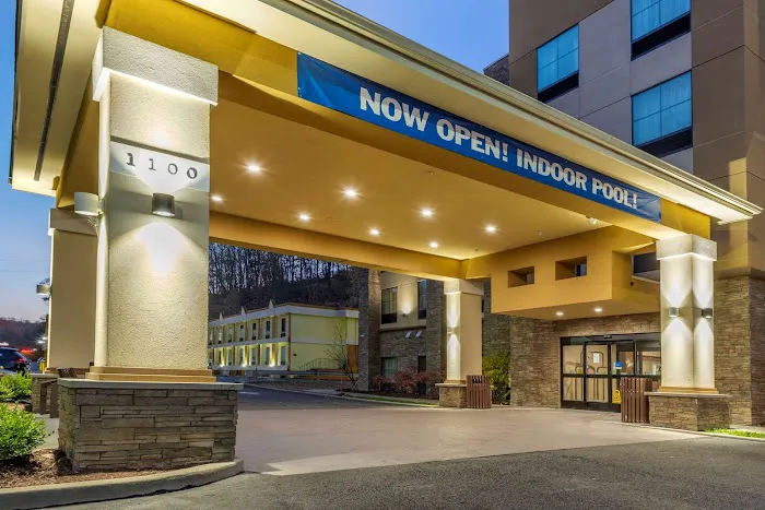 Comfort Inn & Suites 5