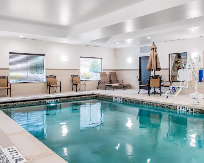 Comfort Inn & Suites 5