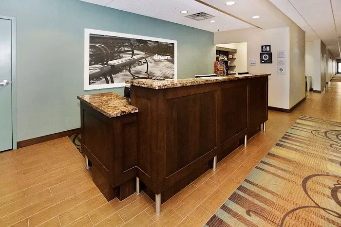 Hampton Inn Pittsburgh-Bridgeville 4