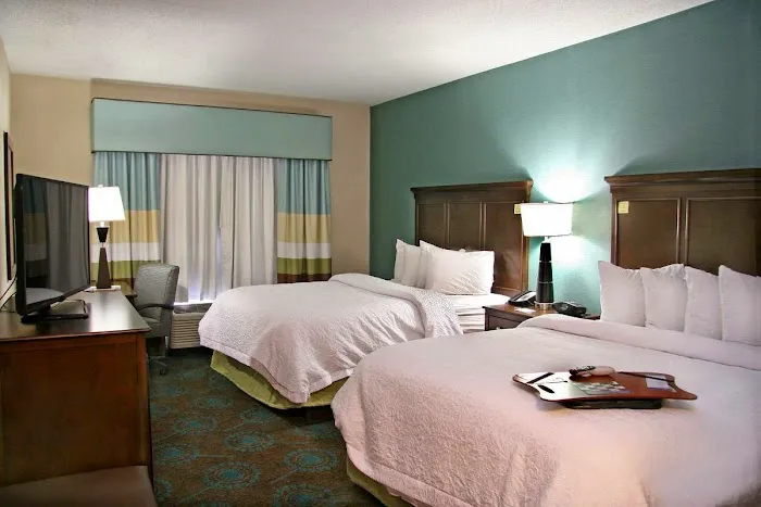 Hampton Inn Pittsburgh-Bridgeville 4