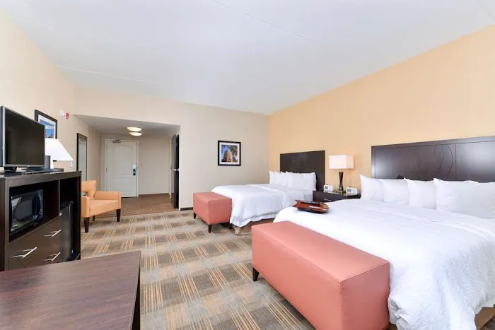 Hampton Inn & Suites California University-Pittsburgh 4