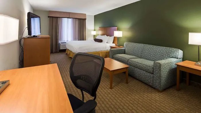 Best Western Garden Inn 4