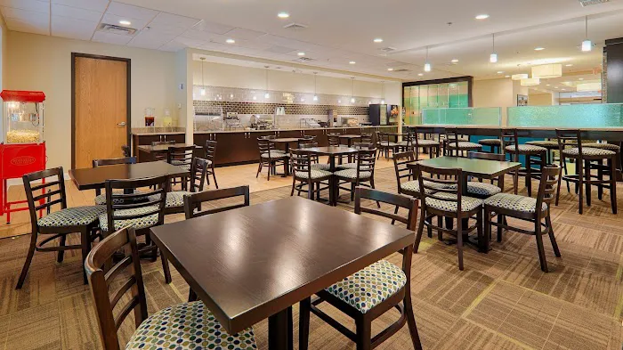 Best Western Garden Inn 4
