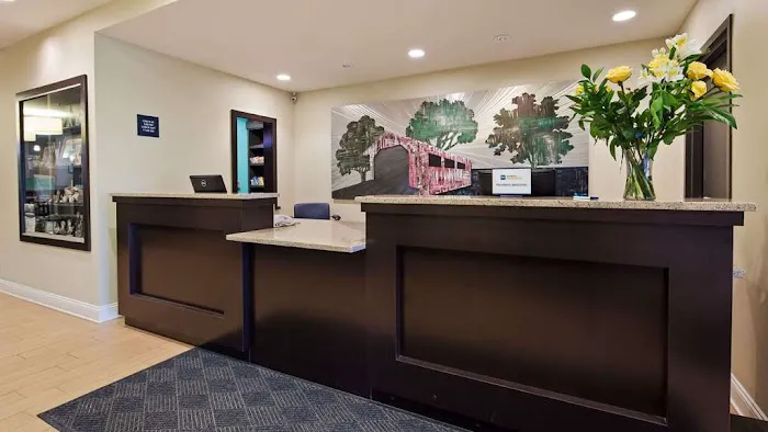 Best Western Garden Inn 4