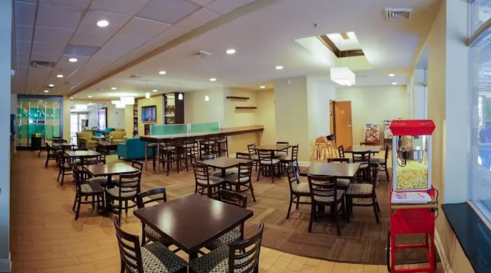 Best Western Garden Inn 4