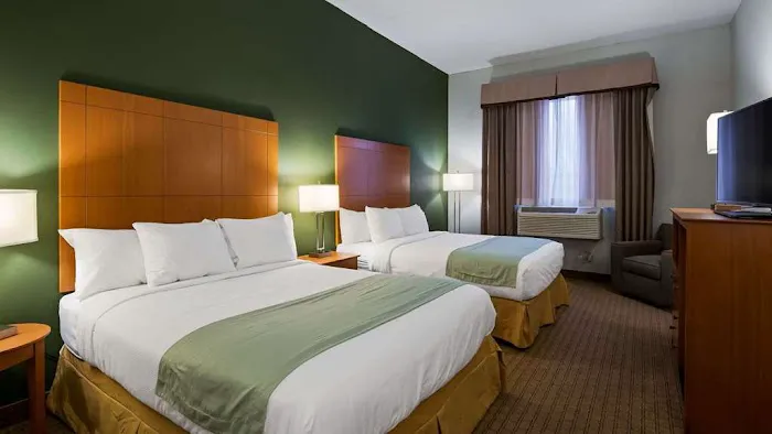 Best Western Garden Inn 4