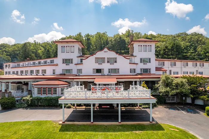 Historic Summit Inn Resort 4