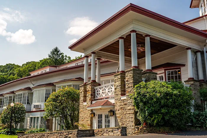 Historic Summit Inn Resort 4