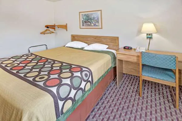 Super 8 by Wyndham Canonsburg/Pittsburgh Area 4