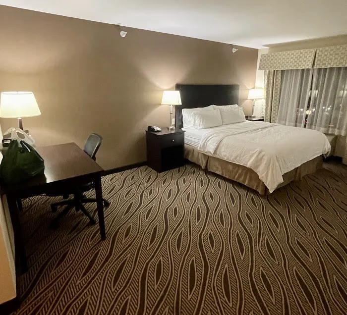 Holiday Inn Express & Suites Washington - Meadow Lands, an IHG Hotel 4
