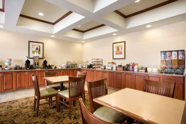 Country Inn & Suites by Radisson, Washington at Meadowlands, PA 4