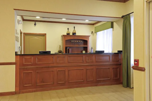 Country Inn & Suites by Radisson, Washington at Meadowlands, PA 4