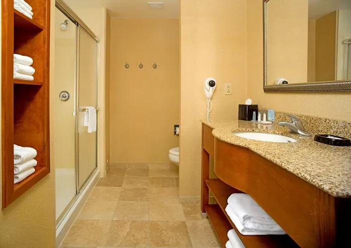 Hampton Inn & Suites Pittsburgh-Meadow Lands 4