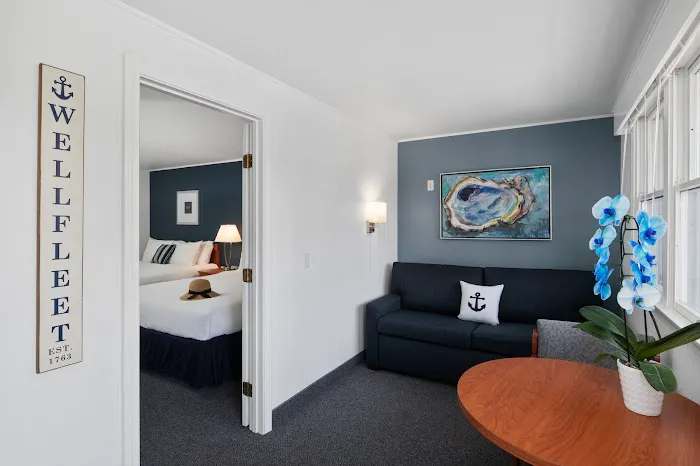 Even'tide Resort & Cottages 4
