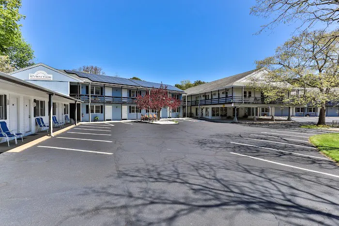 Even'tide Resort & Cottages 4