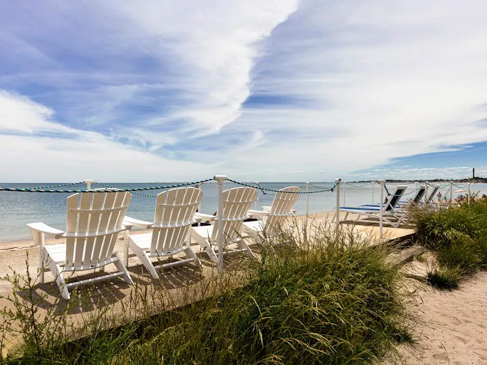 Breakwater Hotel 5