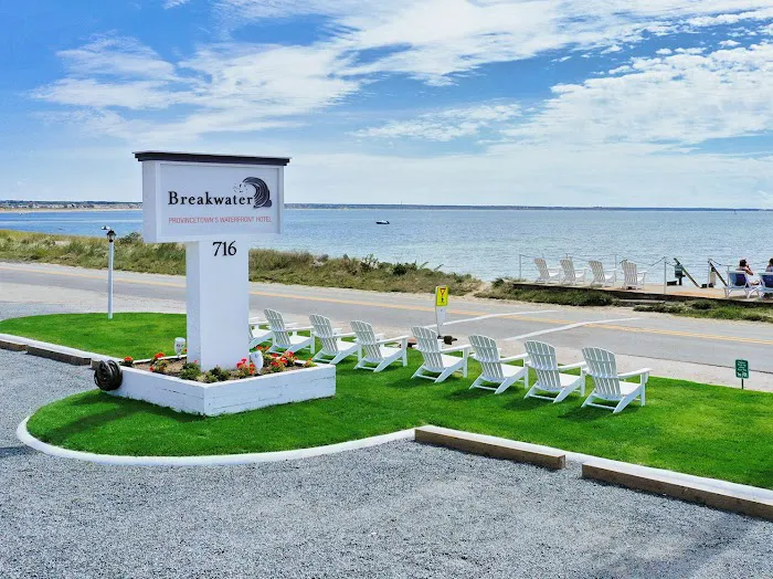 Breakwater Hotel 5