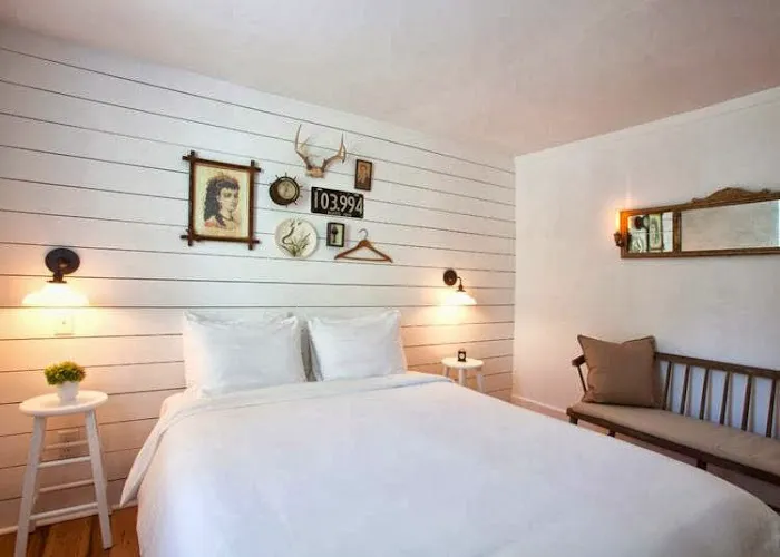 Salt House Inn 5