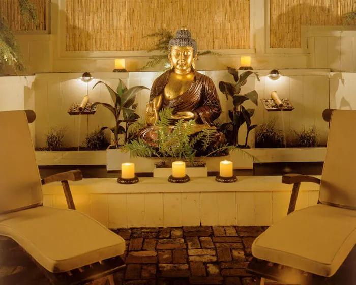 Crowne Pointe Hotel & Spa 5