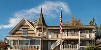 Crowne Pointe Hotel & Spa