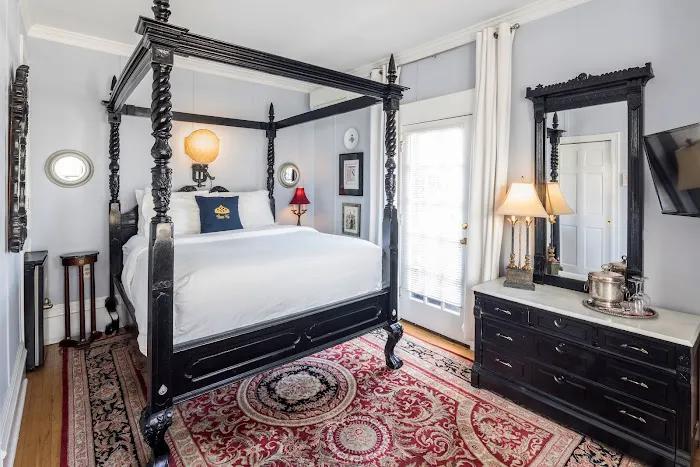 Queen Vic Guest House Provincetown 5