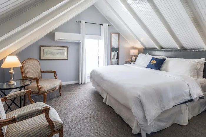 Queen Vic Guest House Provincetown 5