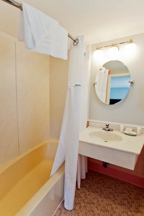 Seaglass Inn & Spa 5