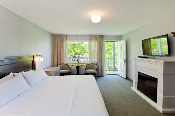 Seaglass Inn & Spa 5