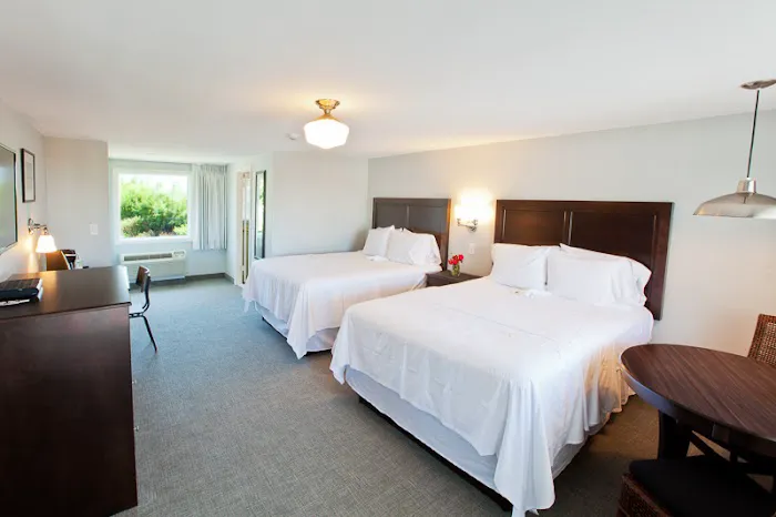 Seaglass Inn & Spa 5