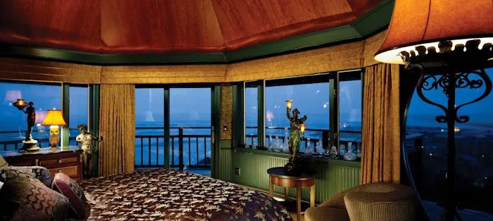 Land's End Inn 5