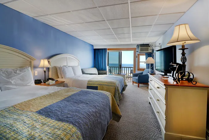 Lafayette's Oceanfront Resort 4