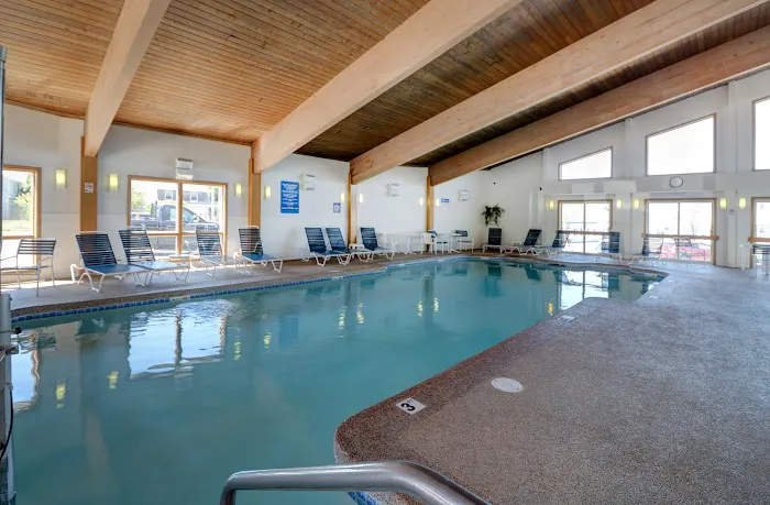 Lafayette's Oceanfront Resort 4