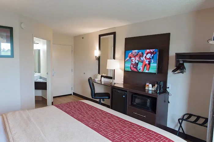 Red Roof Inn Georgetown, IN – Louisville West 4
