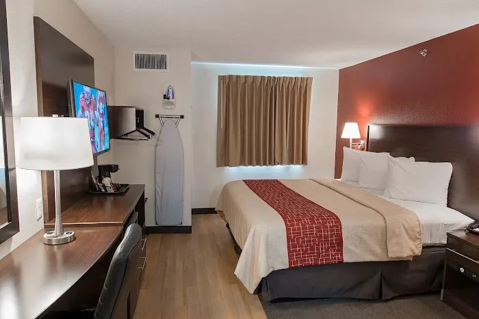 Red Roof Inn Georgetown, IN – Louisville West 4