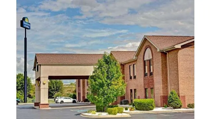 Days Inn & Suites Louisville SW 4