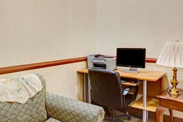 Days Inn & Suites Louisville SW 4