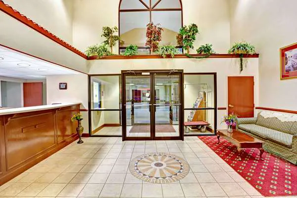 Days Inn & Suites Louisville SW 4