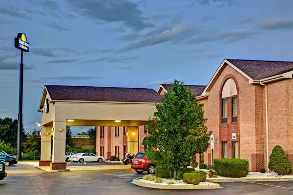 Days Inn & Suites Louisville SW 4