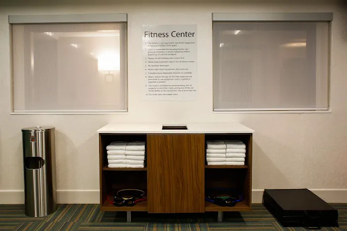 Holiday Inn Express & Suites Louisville Downtown by IHG 5