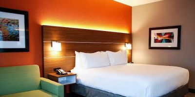 Holiday Inn Express & Suites Louisville Downtown by IHG