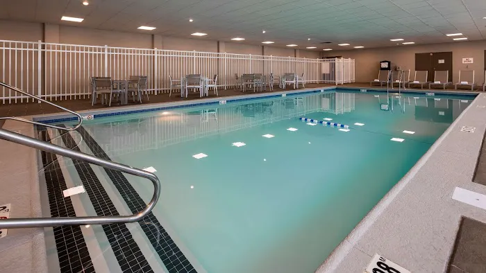 Best Western Premier Airport/Expo Center Hotel 4