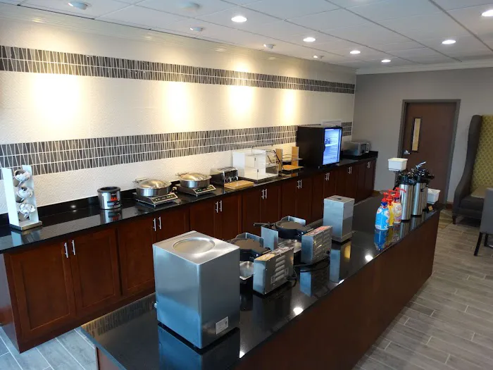 Best Western Premier Airport/Expo Center Hotel 4