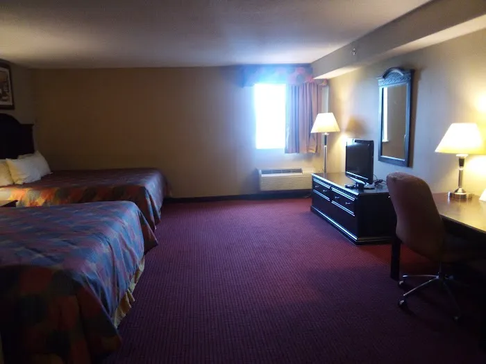 Days Inn & Suites by Wyndham Jeffersonville IN 4