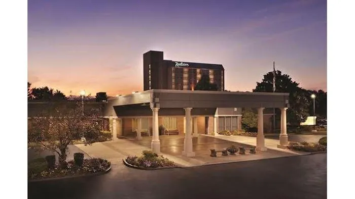 Radisson Hotel Louisville North 4