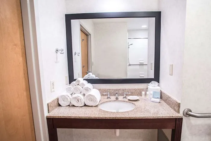 Hampton Inn Louisville-North/Clarksville 4