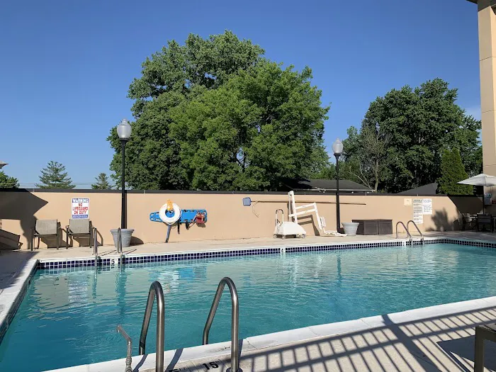 Hampton Inn Louisville-North/Clarksville 4