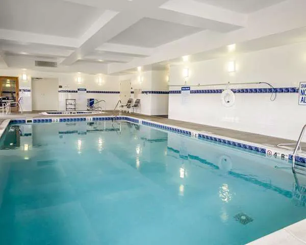 Comfort Inn 4
