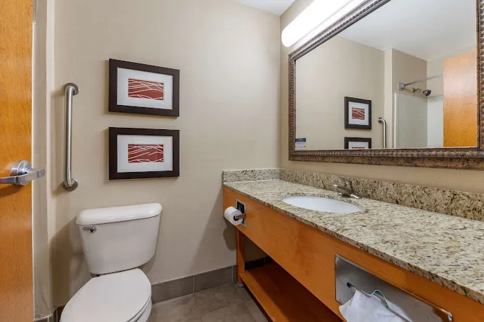 Comfort Inn 4