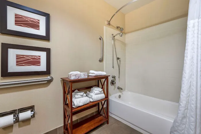 Comfort Inn 4